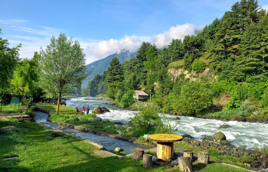 Kashmir Winter Group Tour - Pahalgam valley and Lidder river